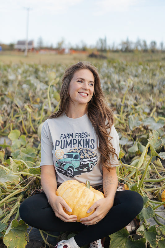 Graphic Tee- Farm Fresh Pumpkins
