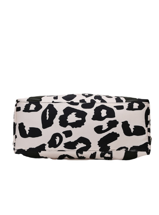 Finnick Lightweight Leopard Bag