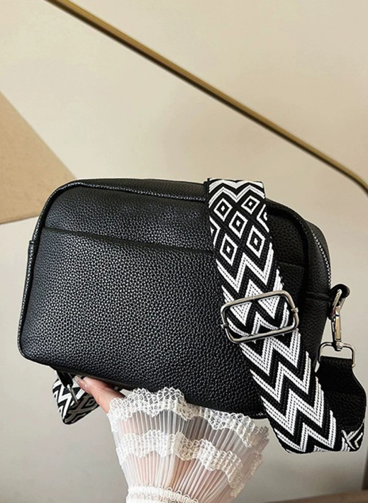 Willow Essential Crossbody Bag- Black