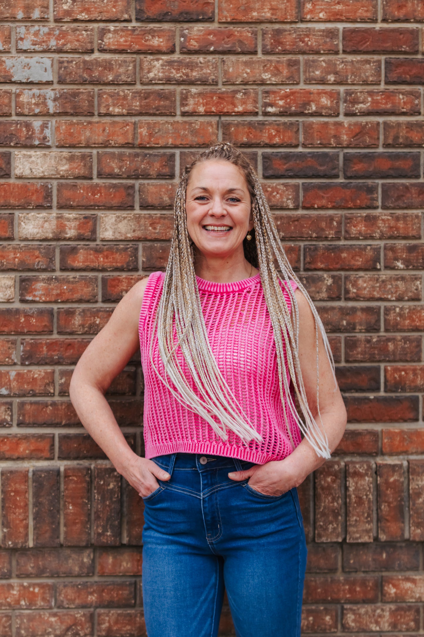 Sandi Acid Washed Fishnet Sleeveless Sweater - Fuchsia