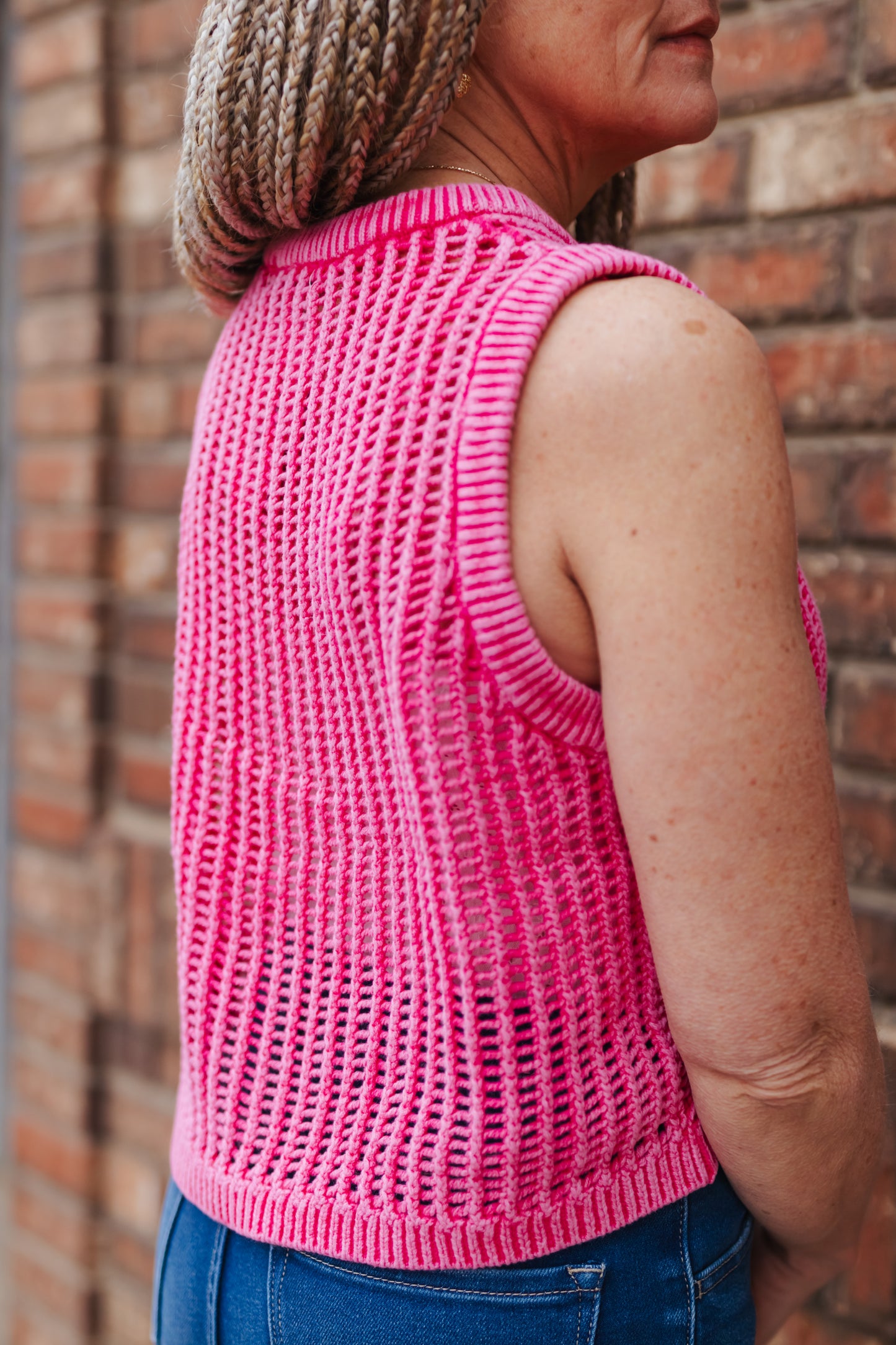 Sandi Acid Washed Fishnet Sleeveless Sweater - Fuchsia
