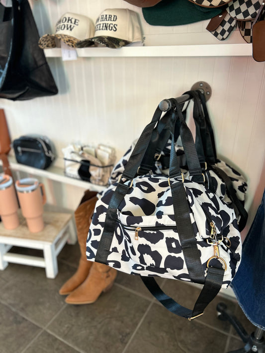 Finnick Lightweight Leopard Bag