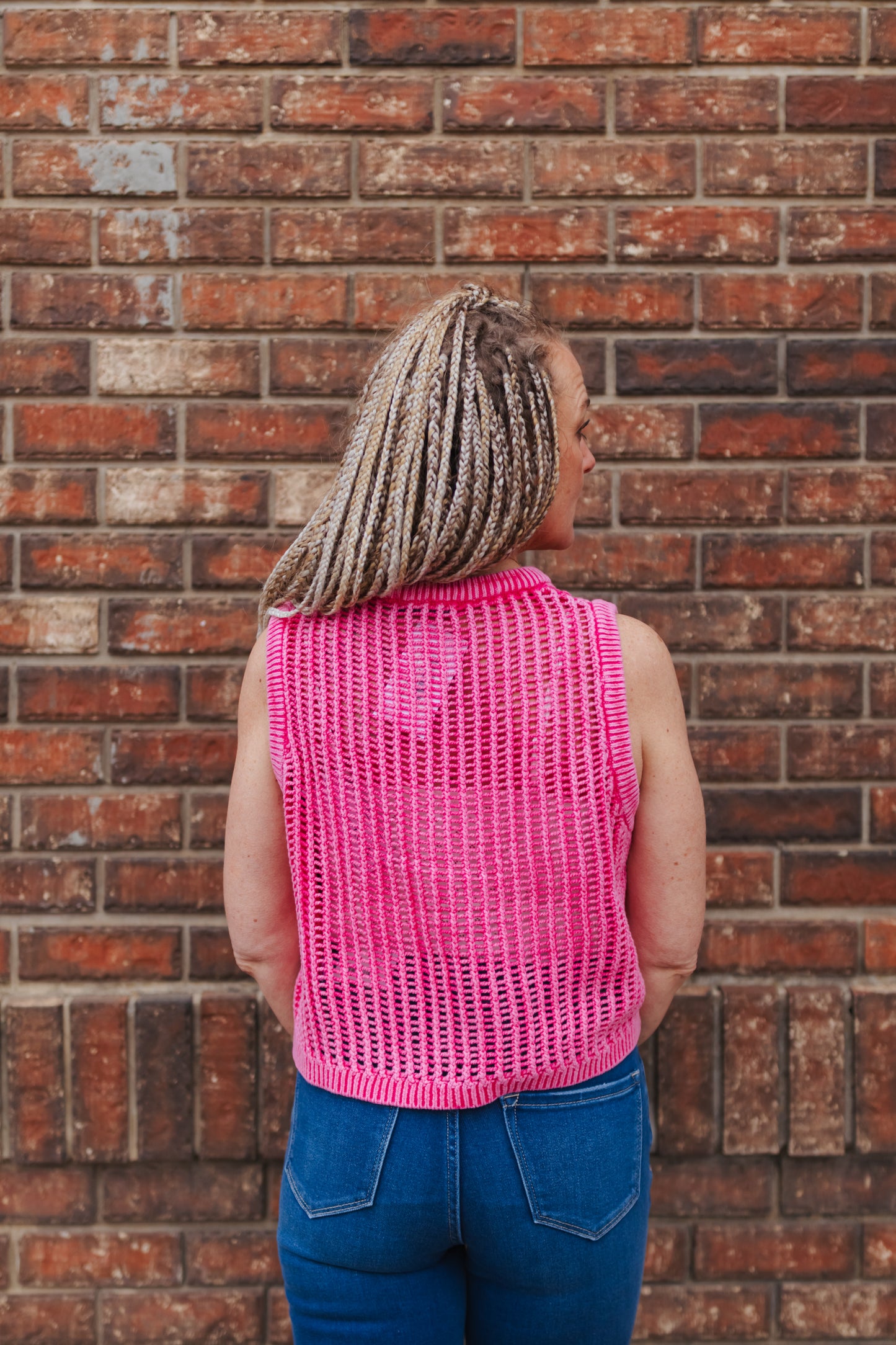 Sandi Acid Washed Fishnet Sleeveless Sweater - Fuchsia