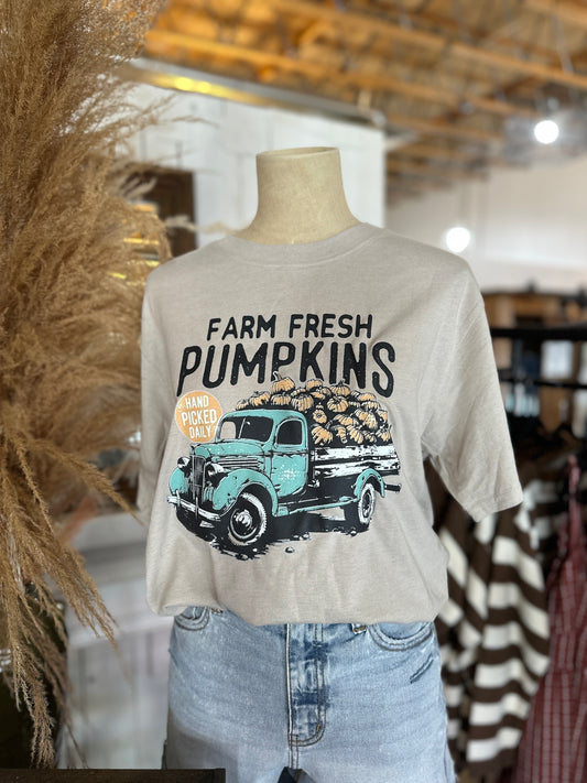 Graphic Tee- Farm Fresh Pumpkins