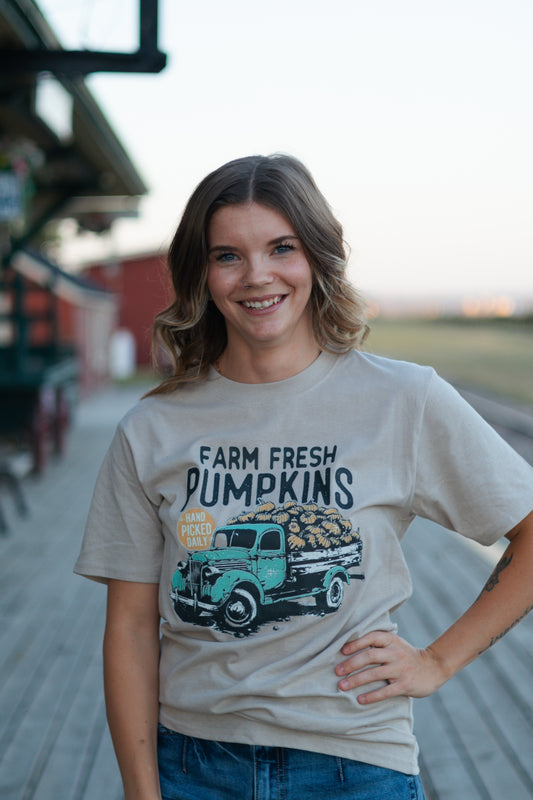 Graphic Tee- Farm Fresh Pumpkins