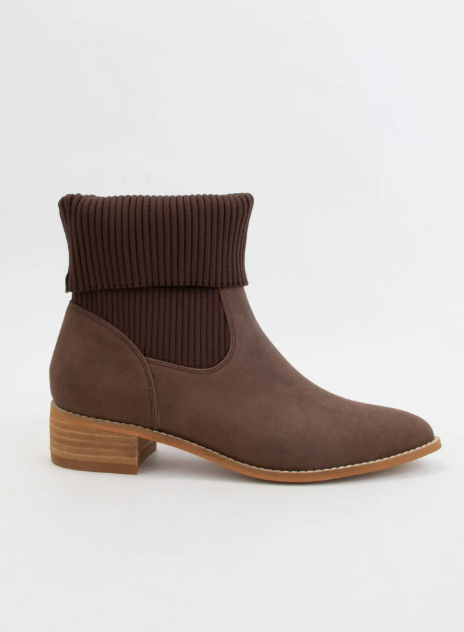 Folded Knit Cuff Pointed Toe Ankle Boots